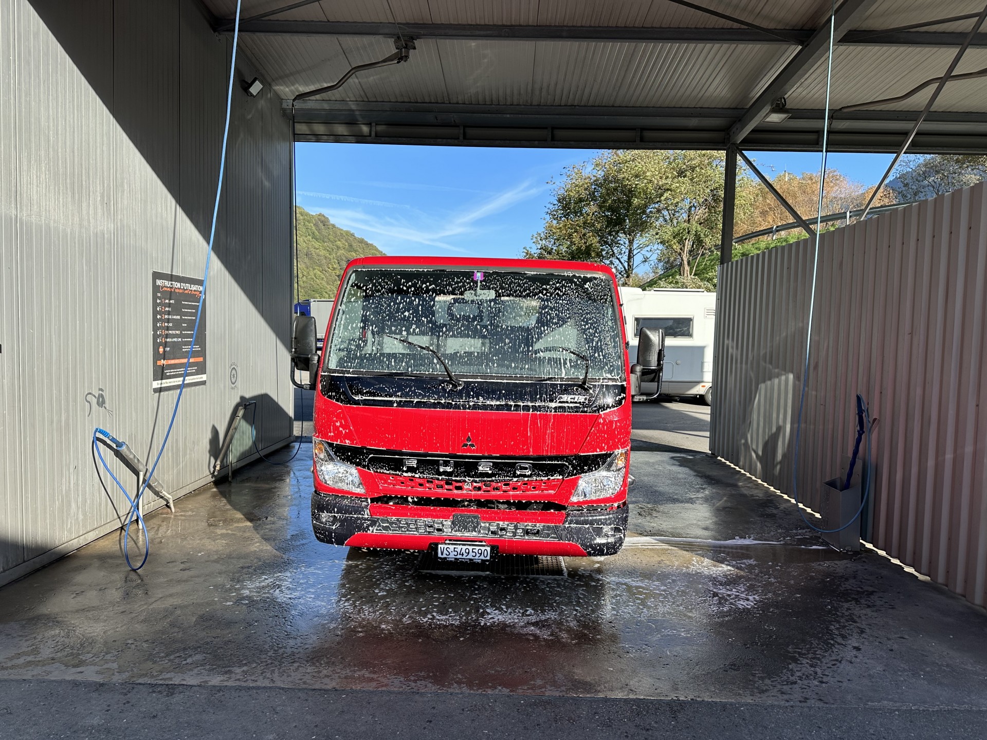 Camion avec bras de levage